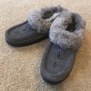 Manitobah ankle MukLuks rabbit fur trim 8